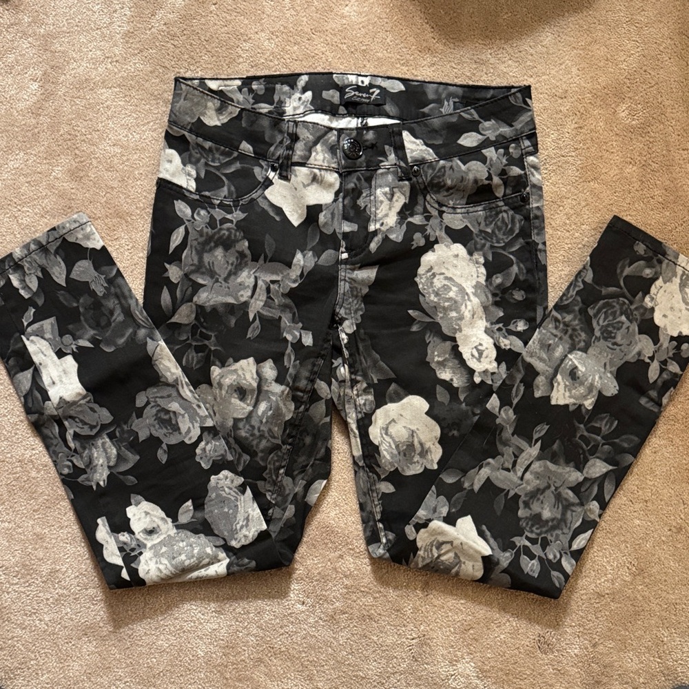 Seven7 Black and Gray Floral Skinny Pants